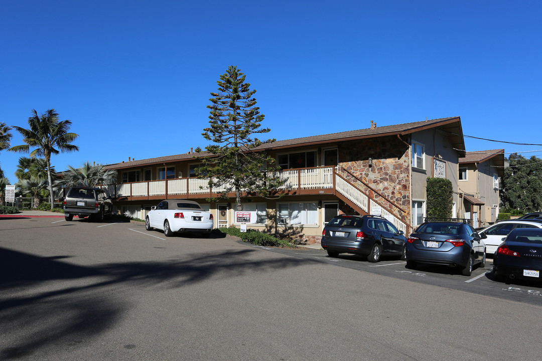 Pacific Crest Apartments in Encinitas, CA - Building Photo