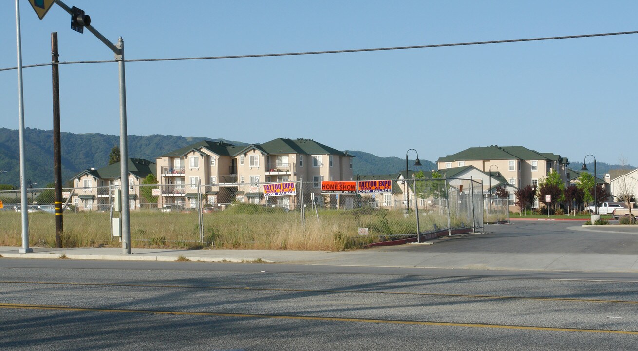 Sobrato Transitional Apartments in Gilroy, CA - Building Photo