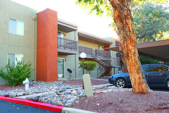 Maguire Hill Apartments in Tucson, AZ - Building Photo - Building Photo