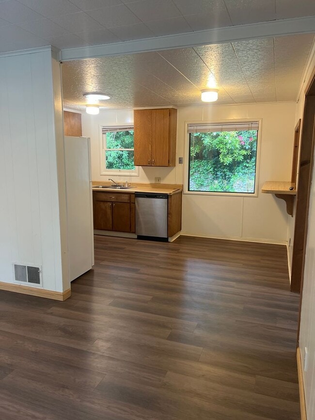property at 871 Shirley Blvd