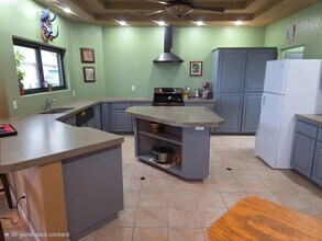 2620 N Prospectors Rd in Apache Junction, AZ - Foto de edificio - Building Photo