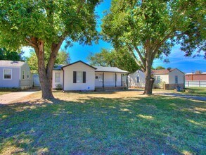 314 W Peach St in Midwest City, OK - Building Photo - Building Photo