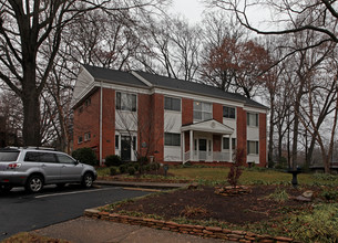 Elizabeth Point Apartments in Charlotte, NC - Building Photo - Building Photo