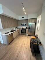 645 W 76th St, Unit A1 in Hialeah, FL - Building Photo