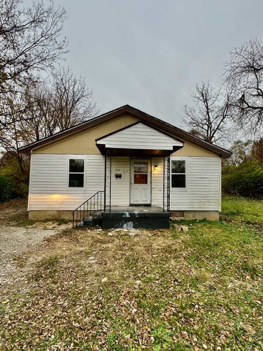 516 N 84th St in East St. Louis, IL - Building Photo