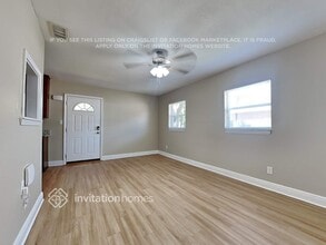 6029 Flora Terrace in Apollo Beach, FL - Building Photo - Building Photo