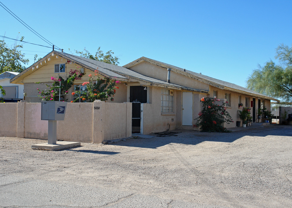 5650 S Leslie Ave in Tucson, AZ - Foto de edificio