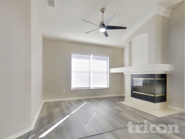 1998 Grasmere Dr in Apopka, FL - Foto de edificio - Building Photo