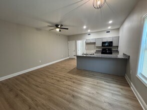 219 N Elm St in Jacksonville, AR - Building Photo - Building Photo