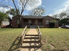 2133 Edwin St in Fort Worth, TX - Building Photo