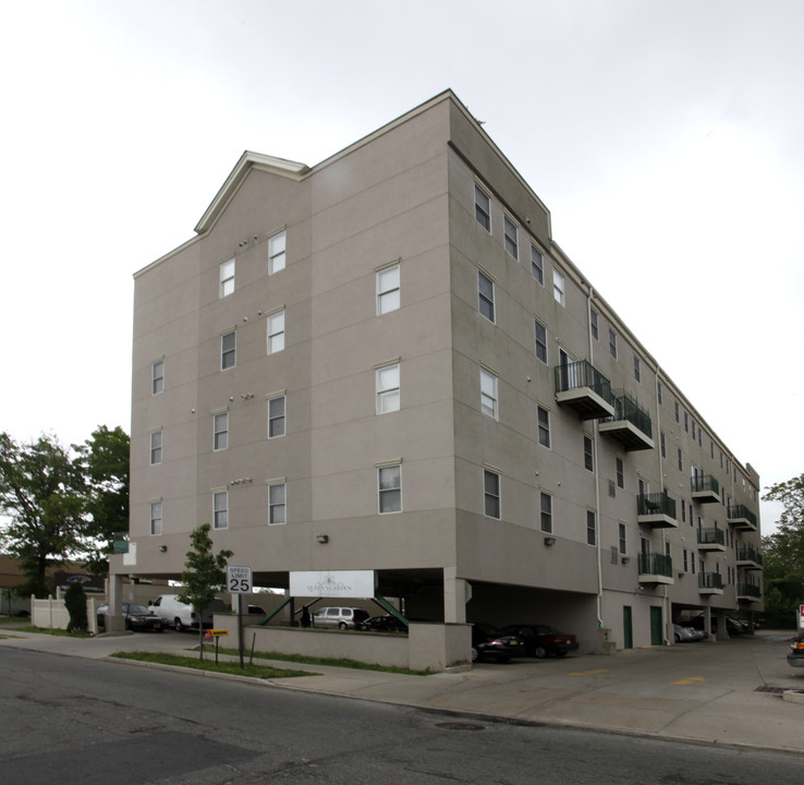 Queen's Garden Apartments in Lakewood, NJ - Building Photo