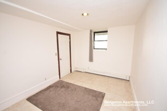 129 Chiswick Rd, Unit 1 in Boston, MA - Building Photo - Building Photo