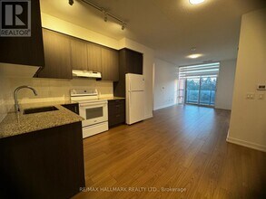 1010 Dundas St E in Whitby, ON - Building Photo - Building Photo