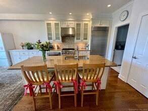 77 Havemeyer Ln in Stamford, CT - Building Photo - Building Photo