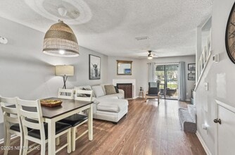 8300 Plaza Gate Ln S in Jacksonville, FL - Building Photo - Building Photo