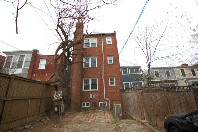 517 7th St NE in Washington, DC - Building Photo - Building Photo