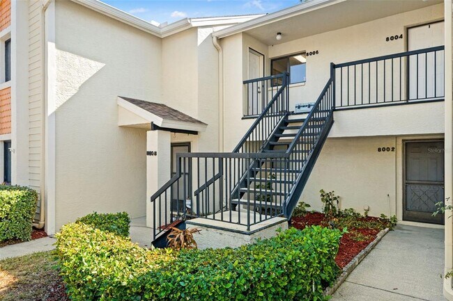 8006 Picketts Ct in Spring Hill, FL - Building Photo - Building Photo