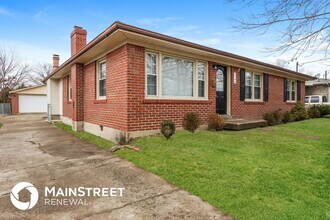 7706 Poinsettia Dr in Louisville, KY - Building Photo - Building Photo