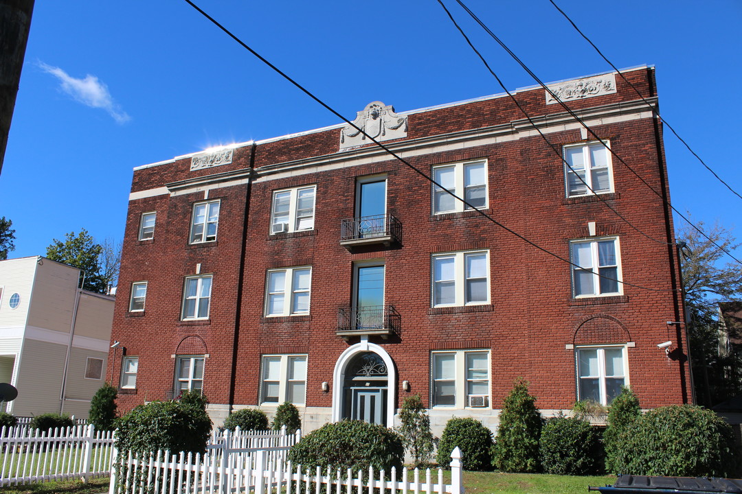 80 Sherman Ave in New Haven, CT - Foto de edificio