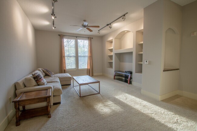 2600 Hillsboro Pike in Nashville, TN - Building Photo - Building Photo