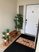 6061 Bahia Del Mar Cir in St. Petersburg, FL - Building Photo - Building Photo