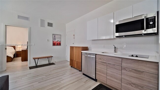 property at 1560 Meridian Ave