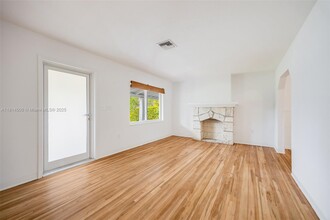 385 NE 117th St in Miami, FL - Building Photo - Building Photo