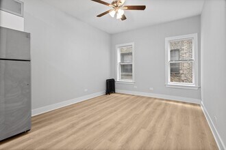 7600 N Sheridan Rd, Unit 302 in Chicago, IL - Foto de edificio - Building Photo