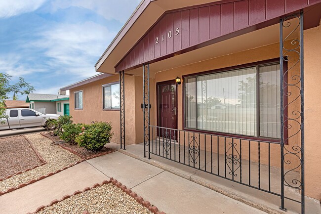 Beautiful Updated Home! in Alamogordo, NM - Building Photo - Building Photo