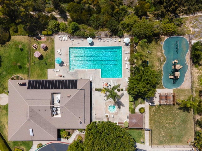 6380 Caminito Telmo in San Diego, CA - Foto de edificio - Building Photo