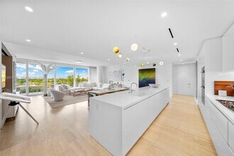 9111 Collins Ave in Surfside, FL - Building Photo - Building Photo