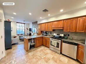 30 1st St in Brooklyn, NY - Building Photo - Building Photo