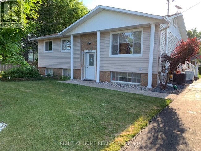 property at 5806-5806 Buckland Rd