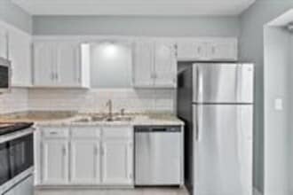 400 NE Independence Ave in Lee's Summit, MO - Building Photo - Building Photo