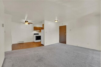 45 N Wade Ave in Washington, PA - Building Photo - Interior Photo