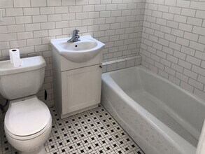 10865 Fruitland Dr, Unit .25 in Studio City, CA - Building Photo - Building Photo