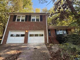 723 Versailles Dr SE in Huntsville, AL - Building Photo