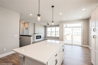4210 NE 3rd St in Ankeny, IA - Foto de edificio - Building Photo