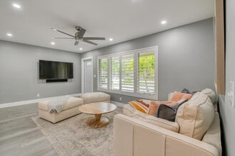 400 Tequesta Dr in Jupiter, FL - Building Photo - Building Photo