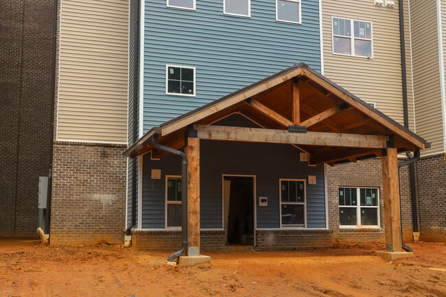 Flats at Statesville in Statesville, NC - Building Photo - Building Photo