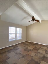 7106 Swinford in San Antonio, TX - Building Photo - Building Photo