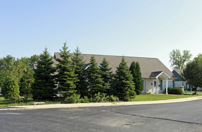 White Pines in Merrillville, IN - Building Photo - Building Photo