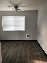 Arlington Apartments in Gladstone, OR - Building Photo - Building Photo
