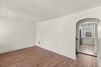 2802 N Constitution Rd in Camden, NJ - Foto de edificio - Building Photo