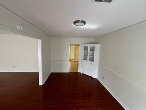 1375 Riverwood Dr in Jackson, MS - Building Photo - Building Photo