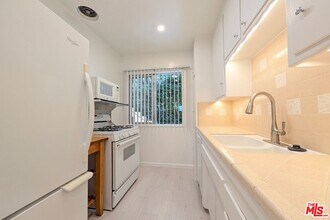 1037 11th St in Santa Monica, CA - Building Photo - Building Photo