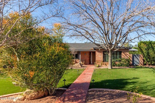 1519 W Flower Cir N in Phoenix, AZ - Building Photo - Building Photo