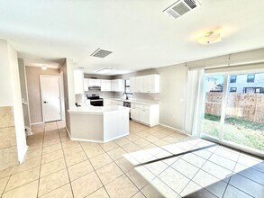 6721 Walkup Ln in Austin, TX - Building Photo - Building Photo