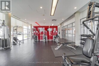 125 Village Green Square in Toronto, ON - Building Photo - Building Photo