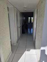 5335 NW 10th Ct in Plantation, FL - Foto de edificio - Building Photo